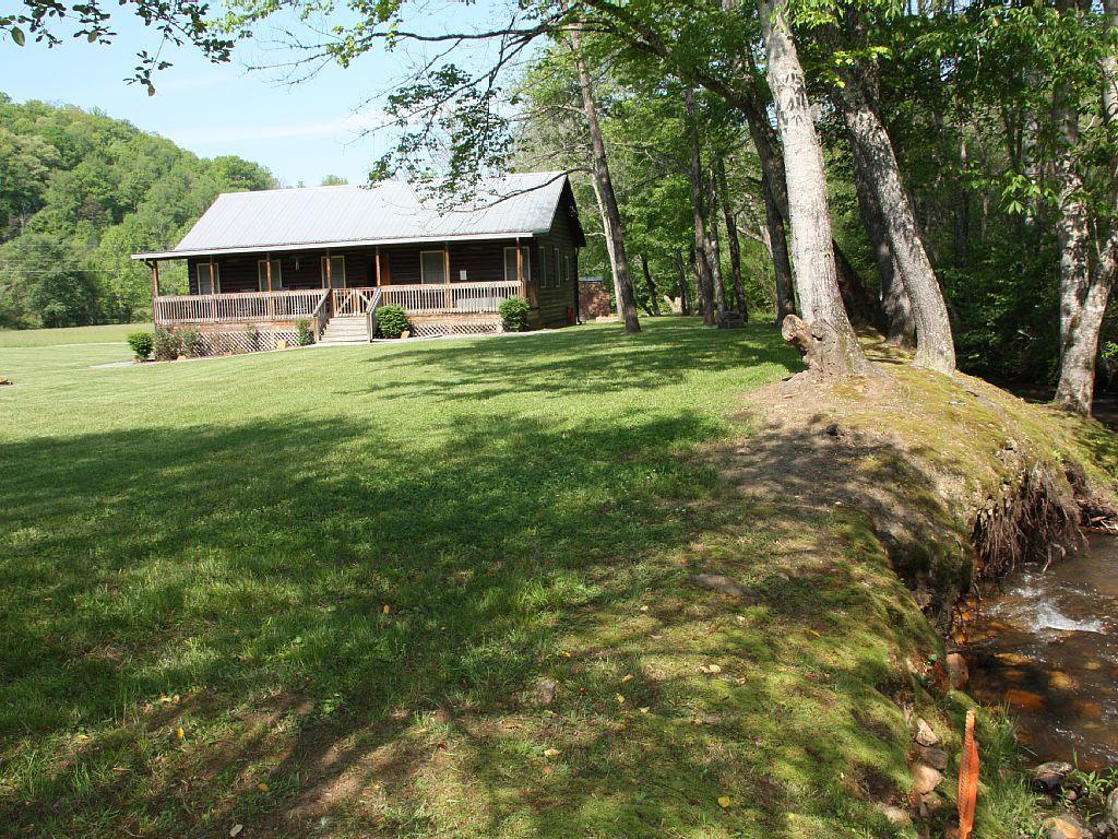 Climbing Bear Creekside Cabin Whittier Exterior photo